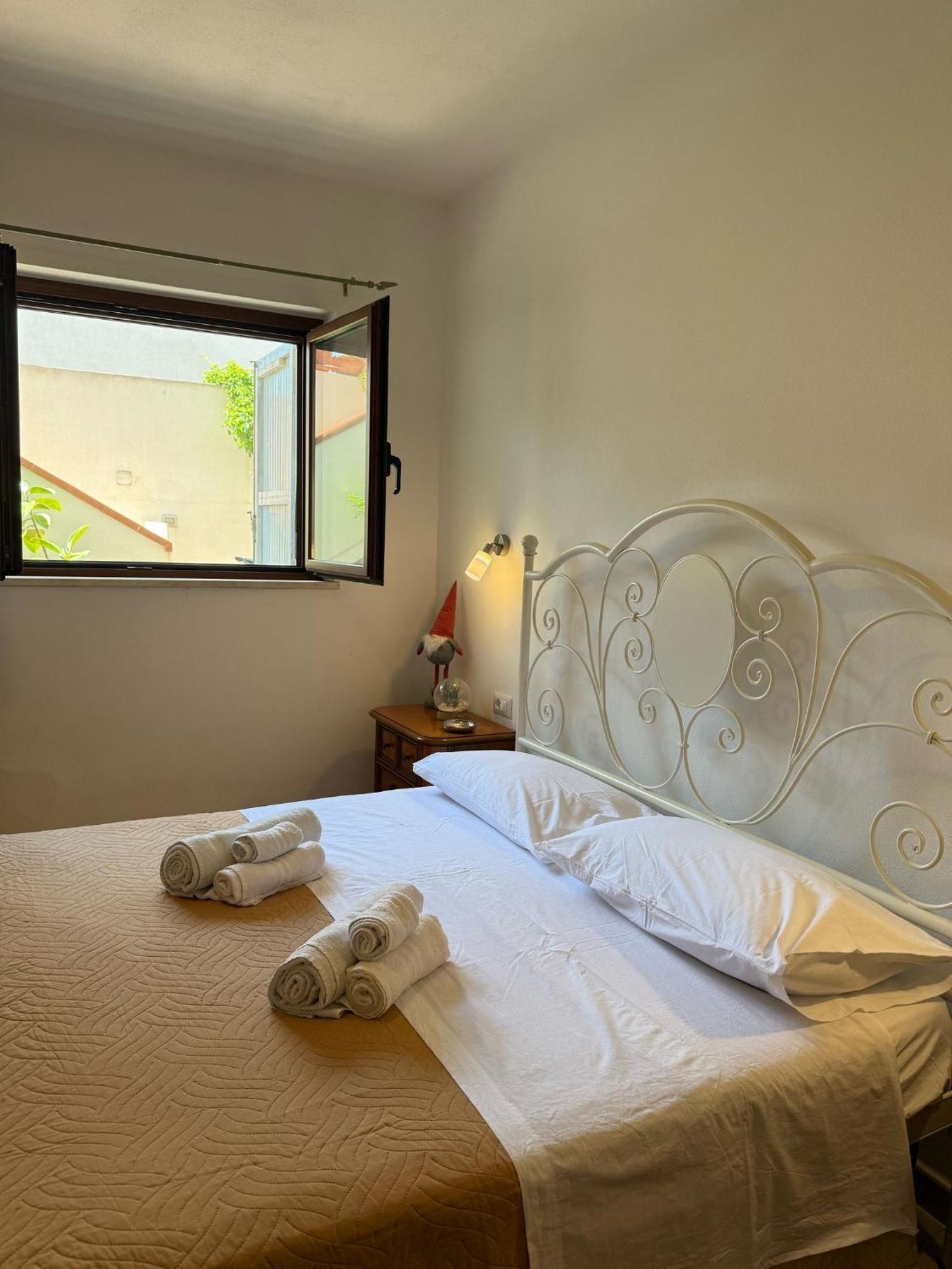 The Refuge Apartment Porto Torres Exterior foto